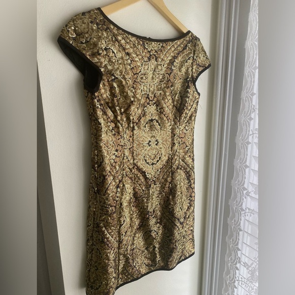 Nanette Lepore Gold Sequin Mini Sheath Dress Cap Sleeve Cocktail Metallic Size 2 - Picture 4 of 9